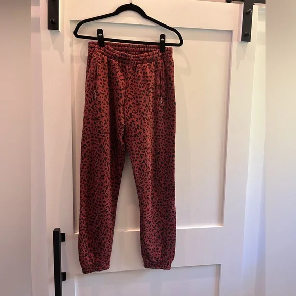 Leopard Crew Neck Sweater & Sweatpants les girls les boys matching set m - Picture 5 of 8